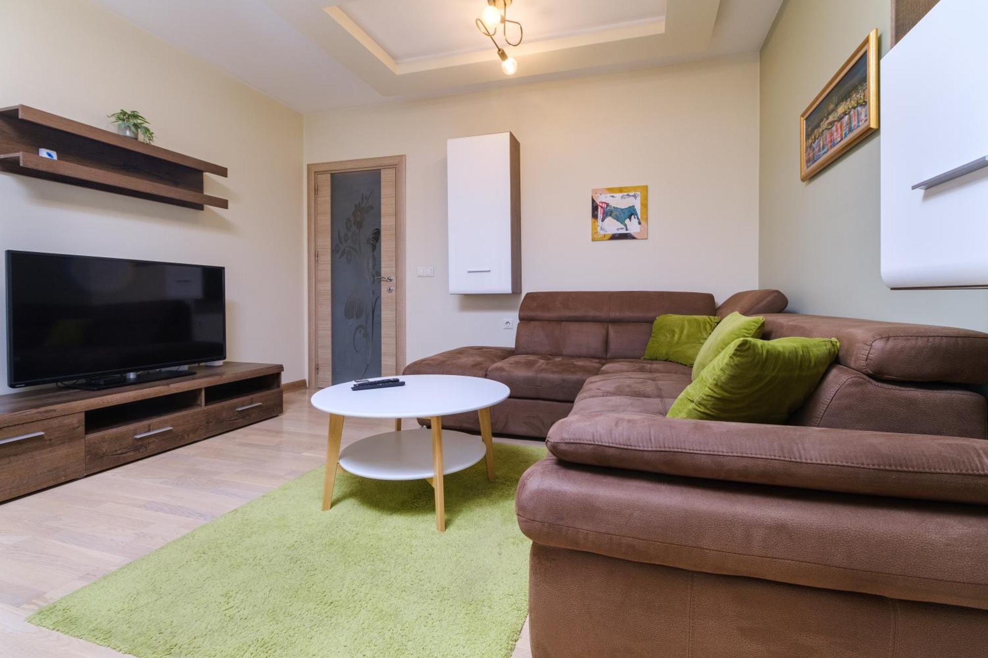 Riverside 2-Bedroom Apartment Plovdiv Esterno foto