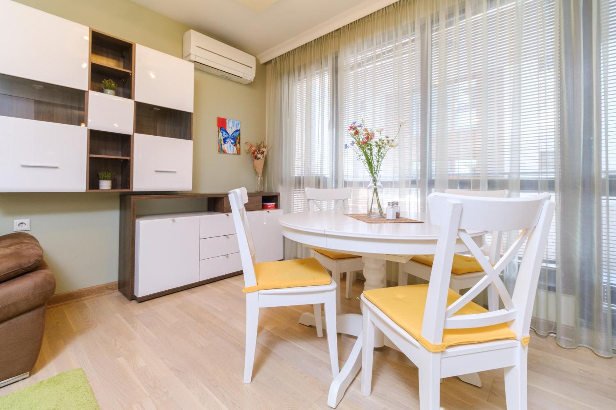 Riverside 2-Bedroom Apartment Plovdiv Esterno foto