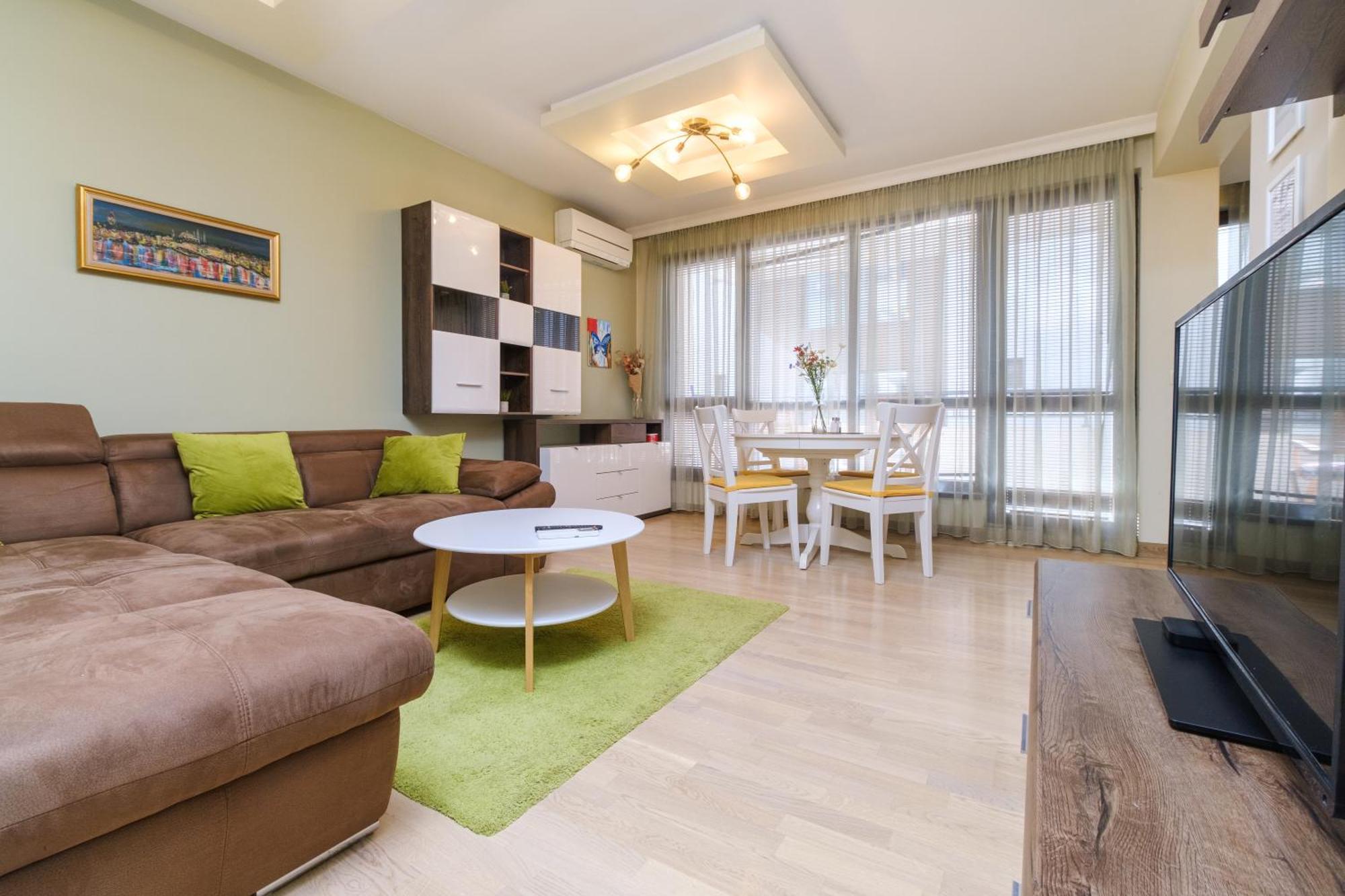 Riverside 2-Bedroom Apartment Plovdiv Esterno foto